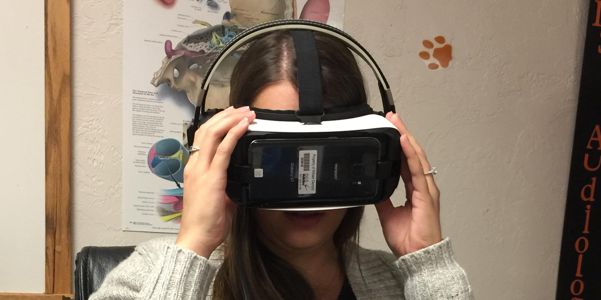 SAA Students test out virtual reality audiologic rehabilitation software.