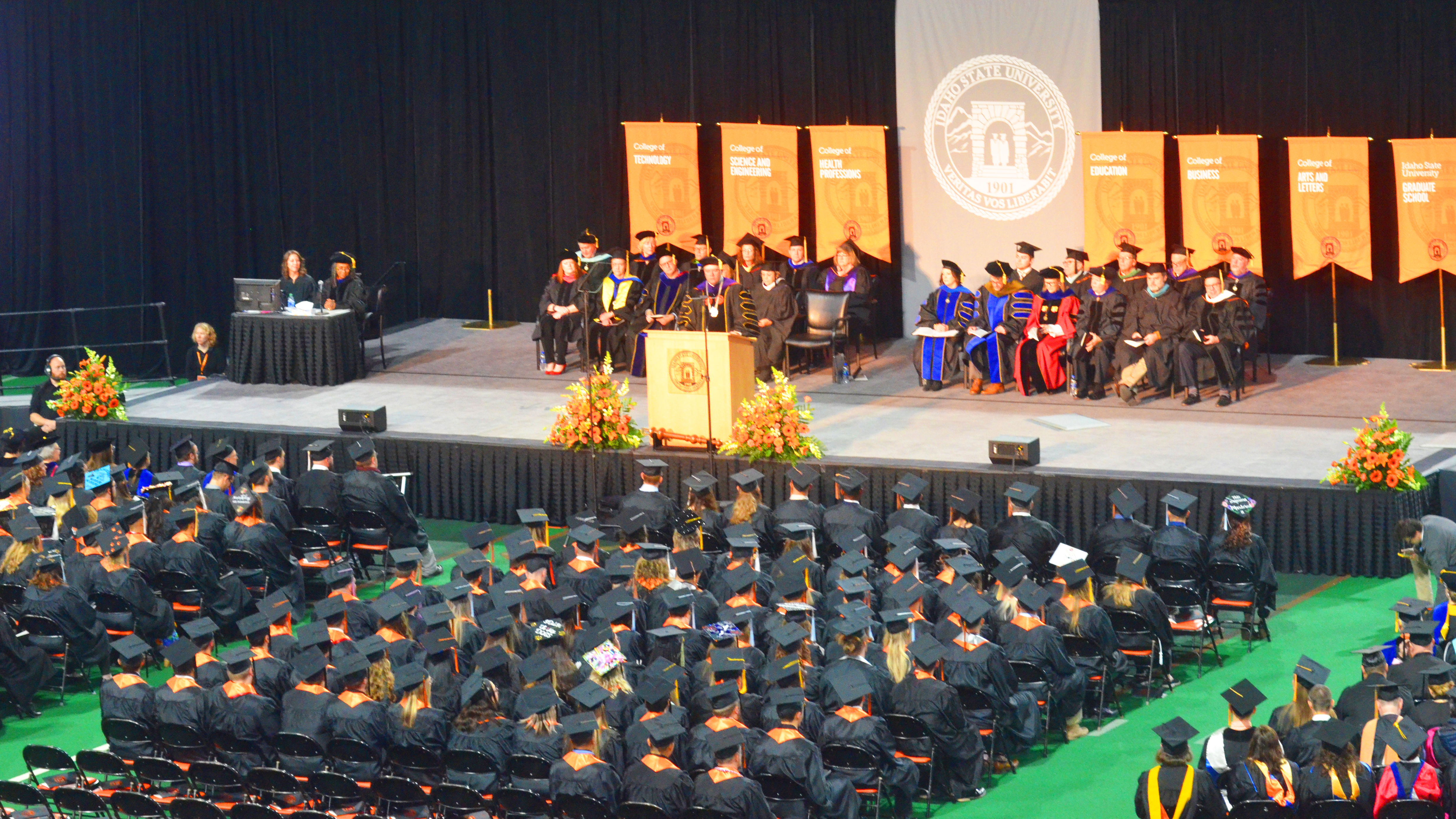 Graduates and faculty at Winter Commencement 2019