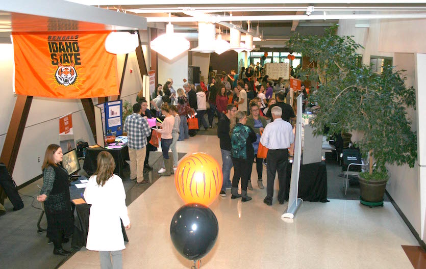 People gathered in hallway at ISU-Meridian Health Fair