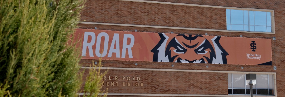ROAR banner on the side of the ISU Pond Student Union Building