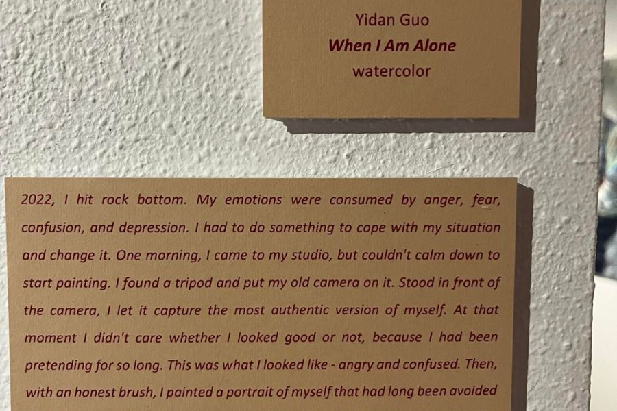 The plaque accompanying Yidan Guo's self-portrait