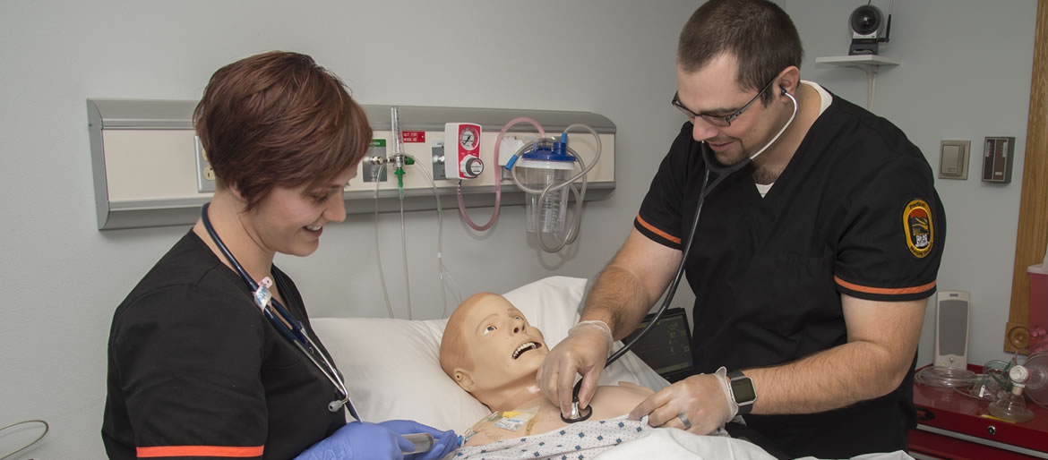 Veteran To Nurse Students working in Sim Lab