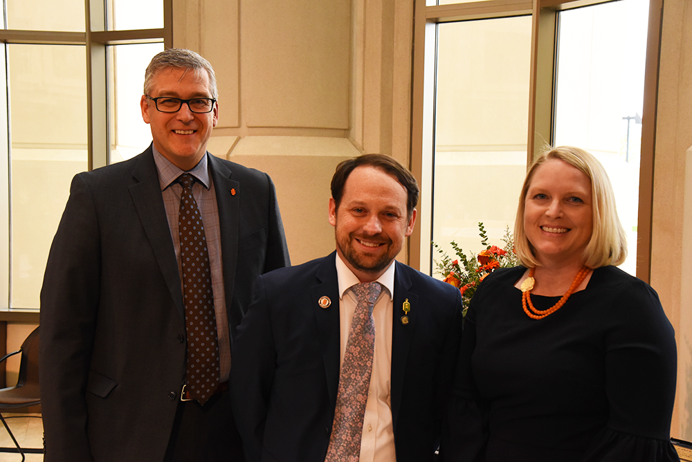 Graduate James Parrish receives award from College of Pharmacy Associate Dean Jen Adams