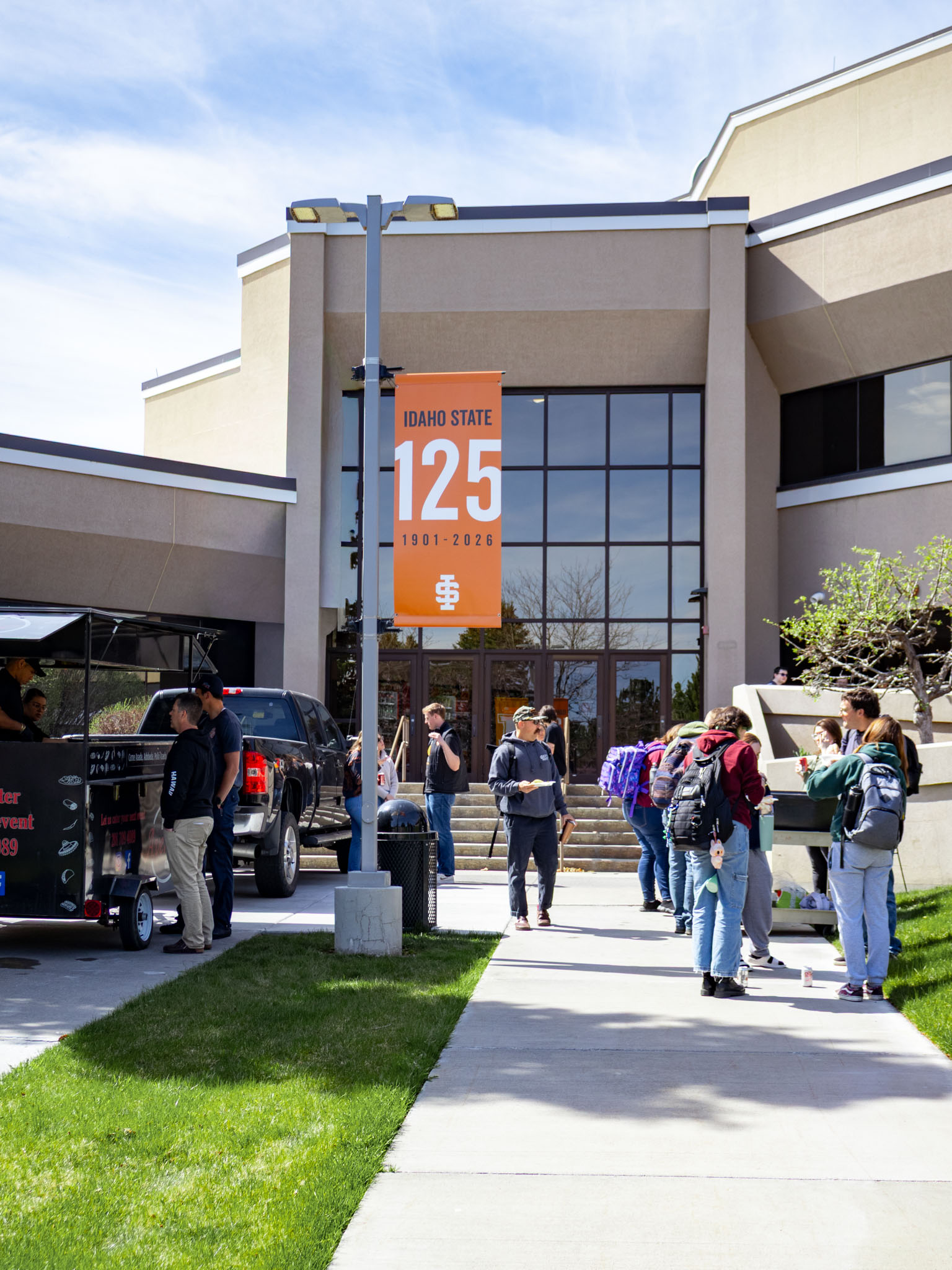 Students at the spring 2026 taco truck lunch