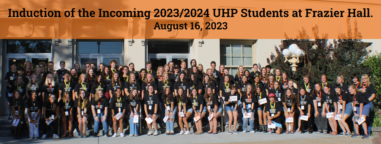 picture of 2023 UHP students