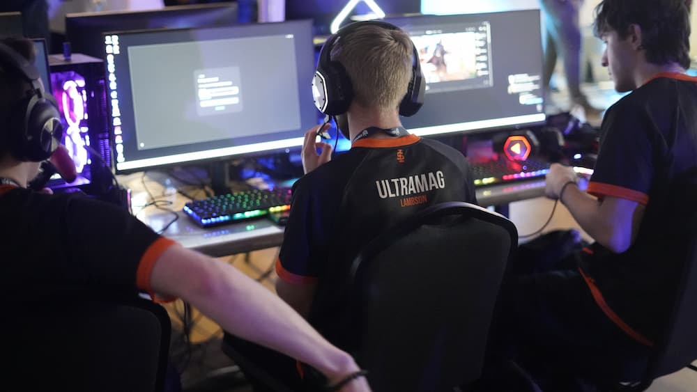 Rear view of Rocket League team during setup