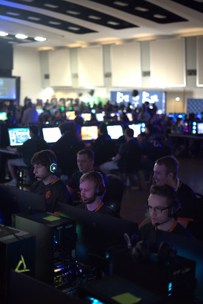 Angled front view of full team during match play