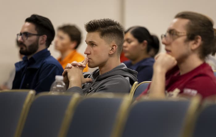 Students were able to engage in a discussion with two prominent business alumni during an Executive in Residence panel.