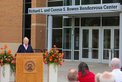 Dick Bowen speaking at the Rendezvous Dedication