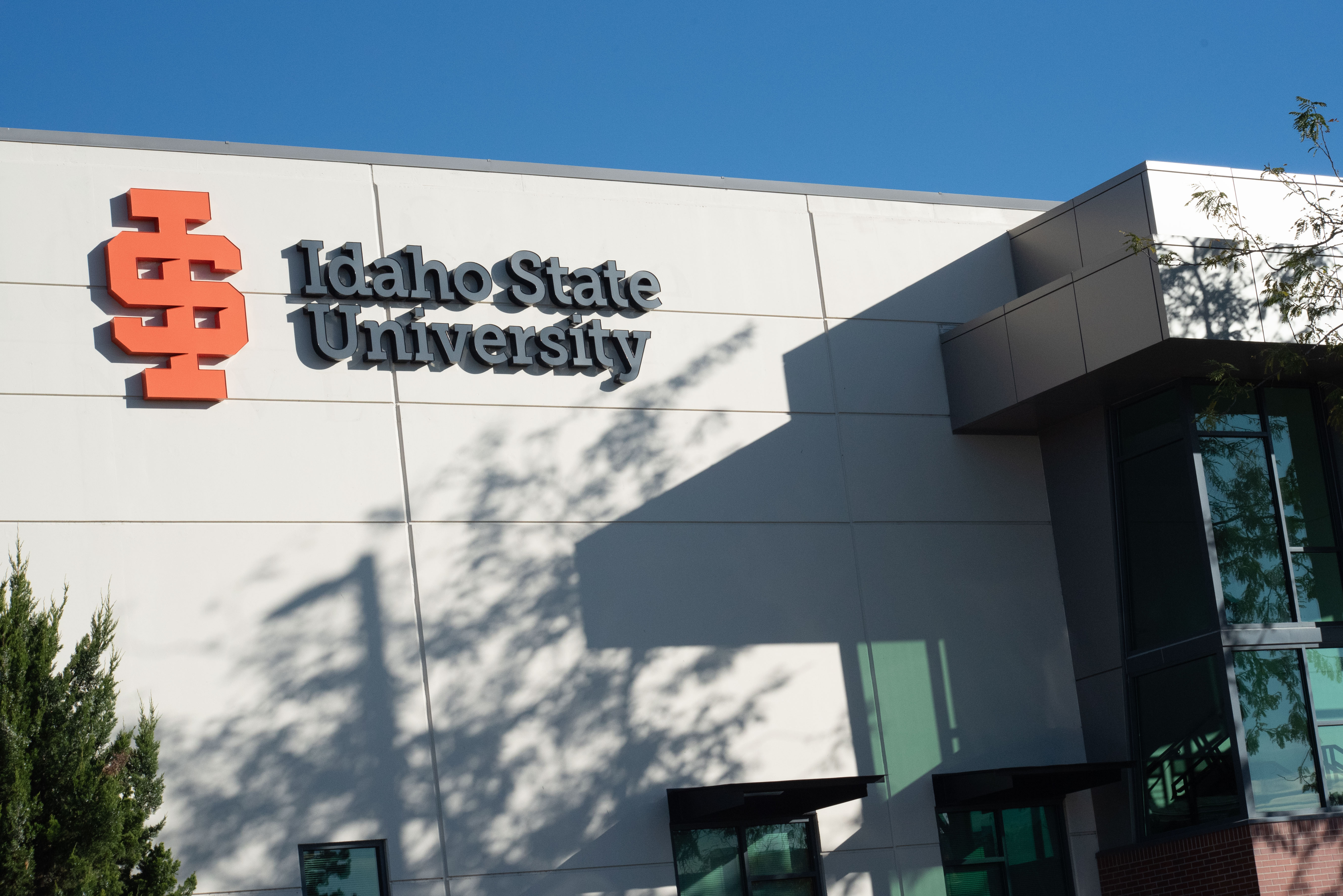 Exterior image of Idaho State University's Meridian campus