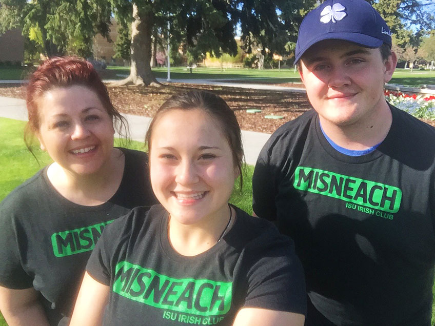 Members of ISU Irish Club in Misneach t-shirts