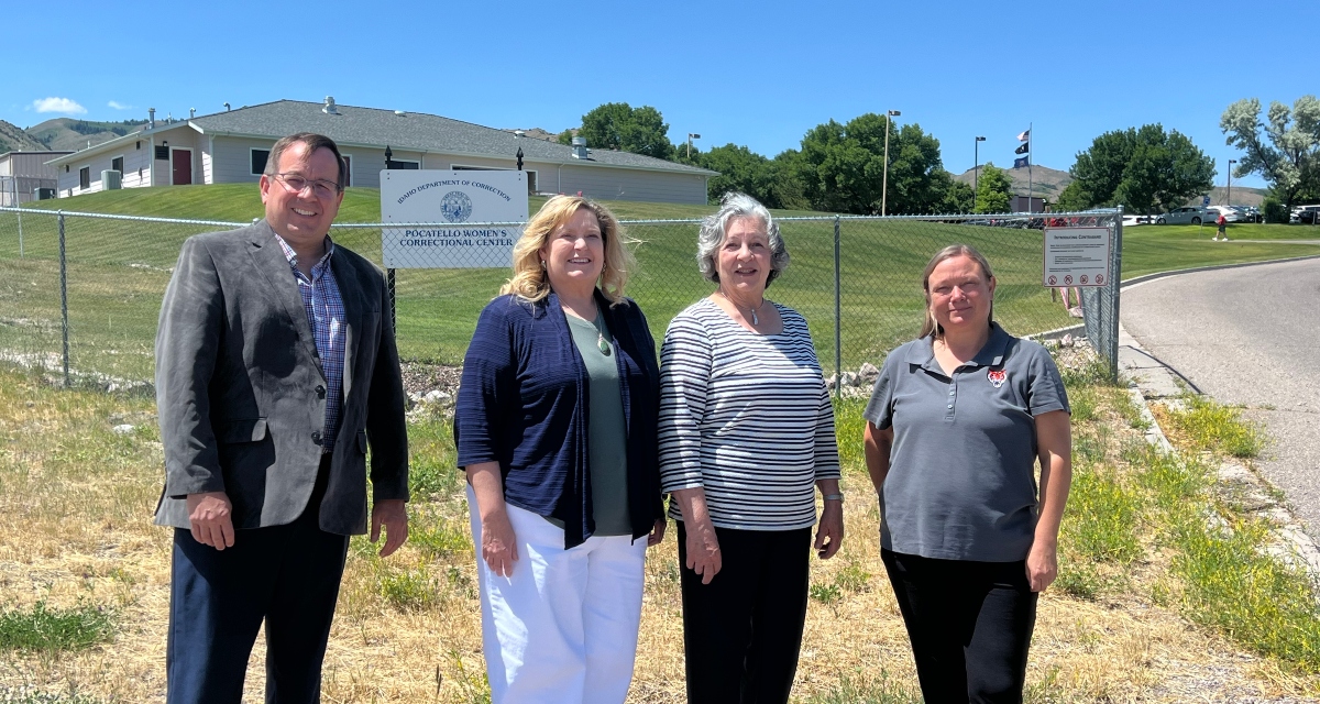 Left to Right: Choir Director, Jeffrey Francom, D.M.A.; members of Camerata and volunteers Debbie Ronneburg, Jolene Mecham, and Connie Bajerski