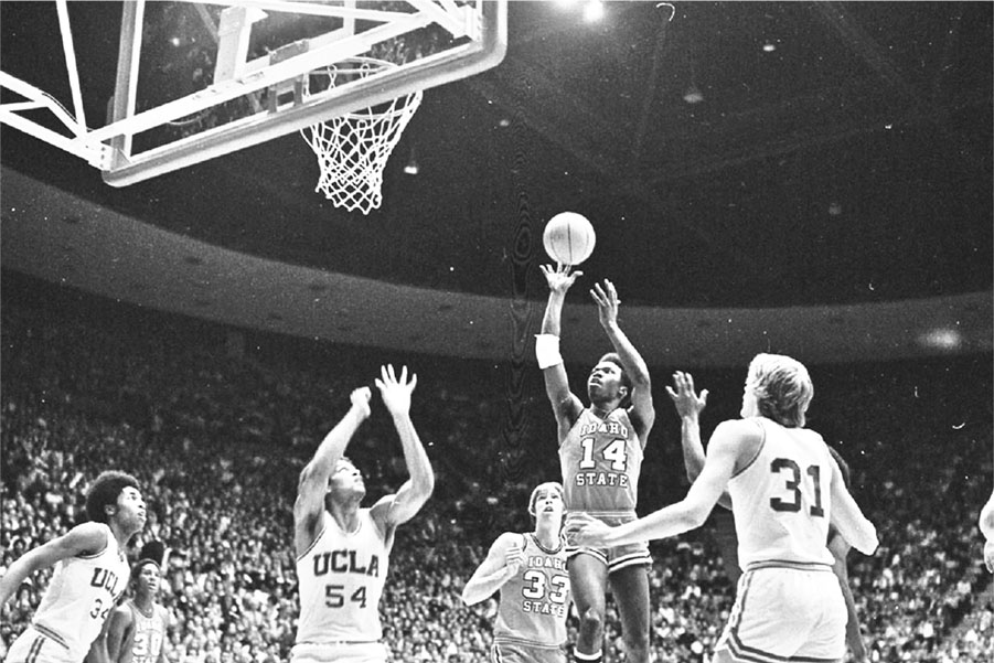Ed Thompson (14) puts up a shot against UCLA in the 1977 NCAA Tournament Regional Semifinal Game.